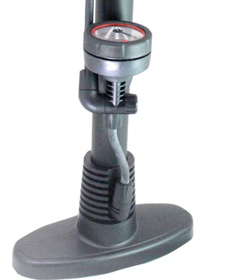 WERT 2641 Hand Pump - w. Gauge